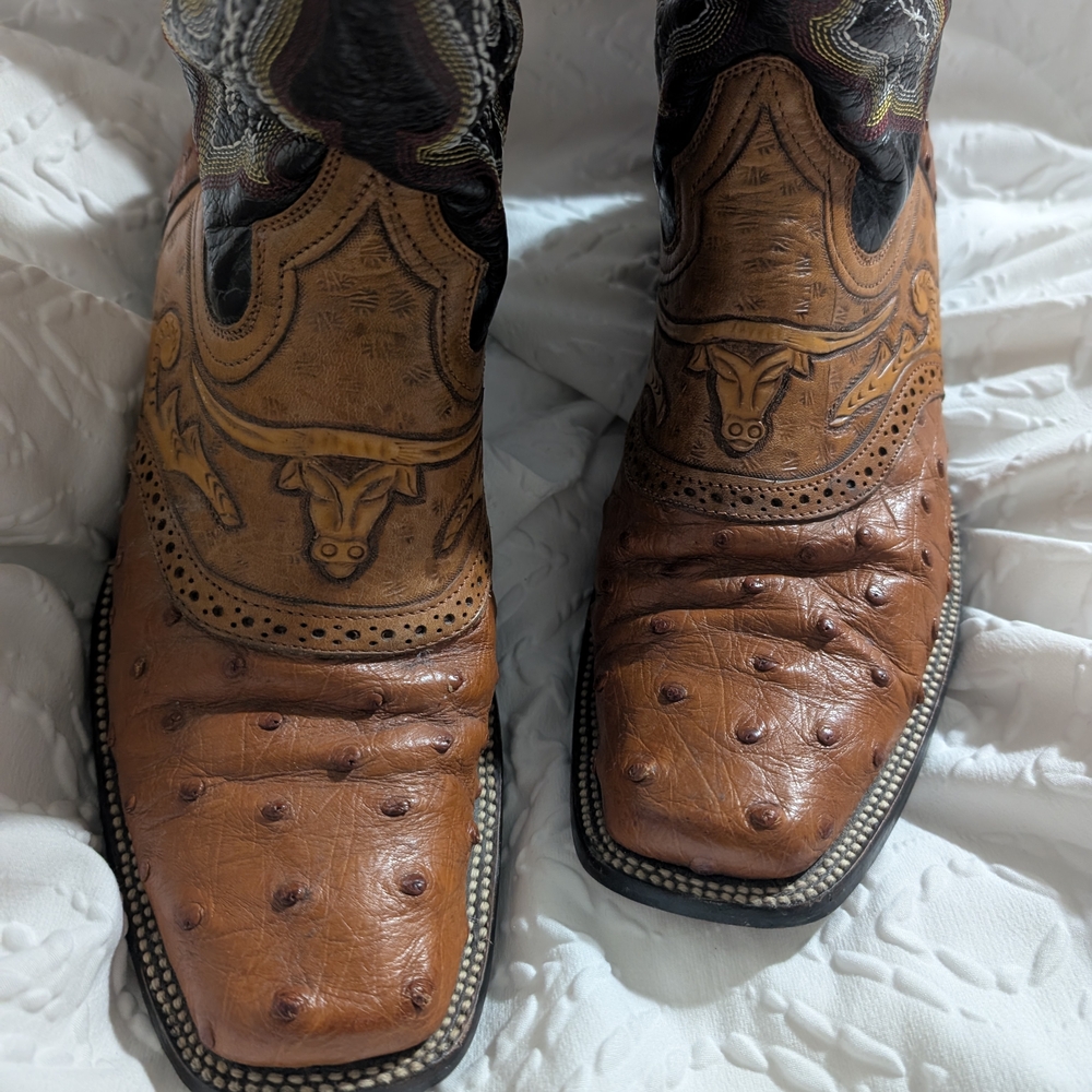 Boots - Picture 4 of 6